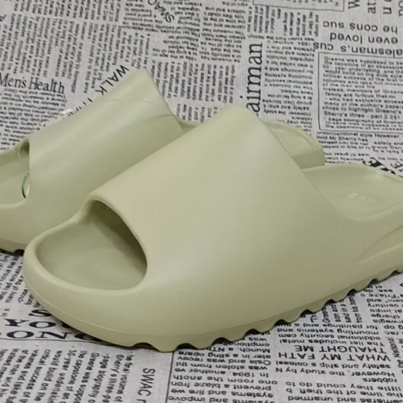 women Yeezy Slide Resin Green - Picture 3 of 5